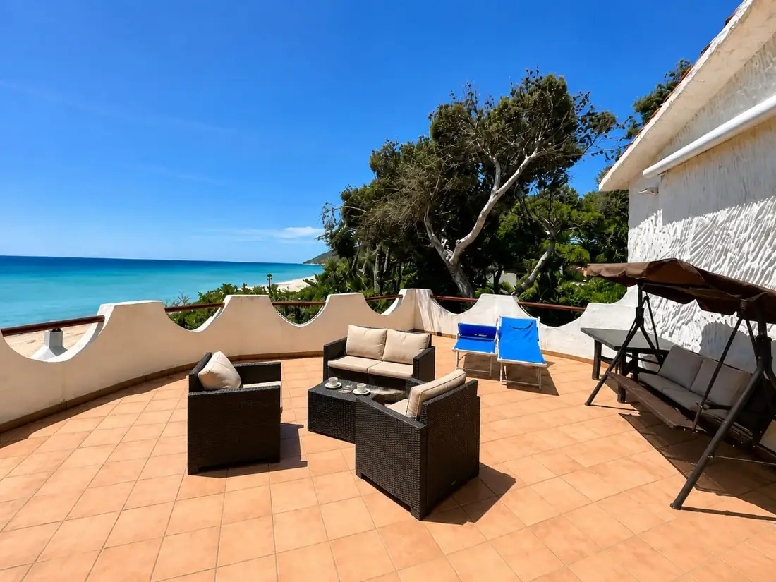 Avventura · Appartamento fronte spiaggia — Balcone