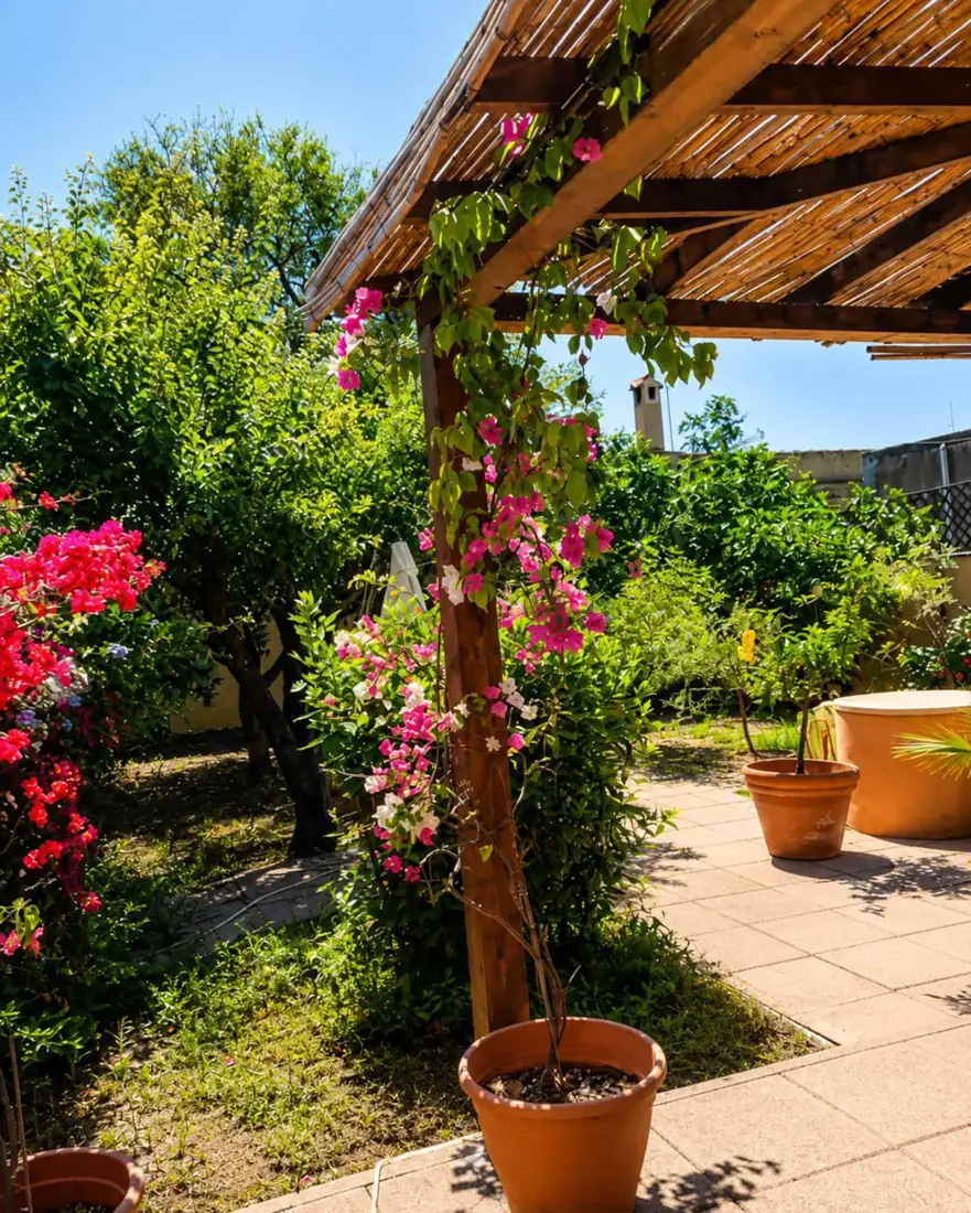 Casa con giardino nel centro di Pula — dell'annuncio