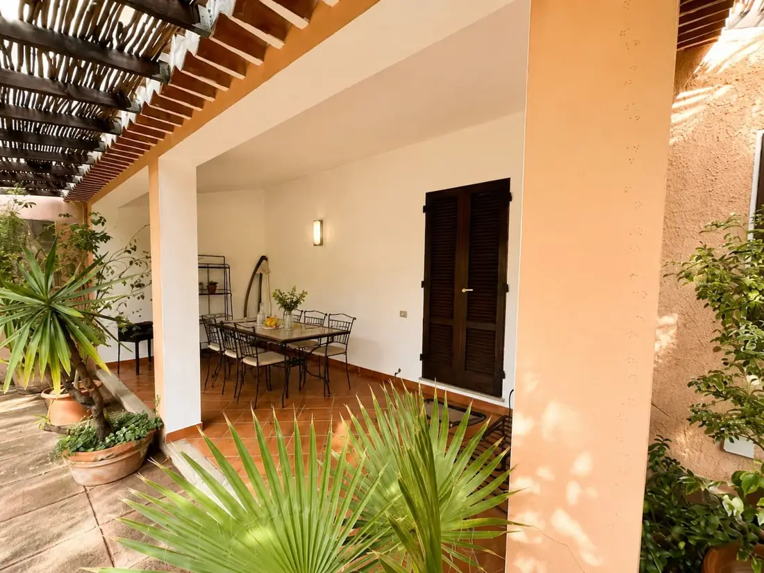 Casa con giardino nel centro di Pula — dell'annuncio