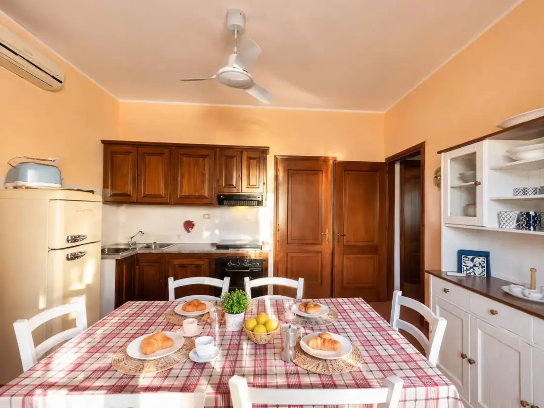 Casa con giardino nel centro di Pula — dell'annuncio