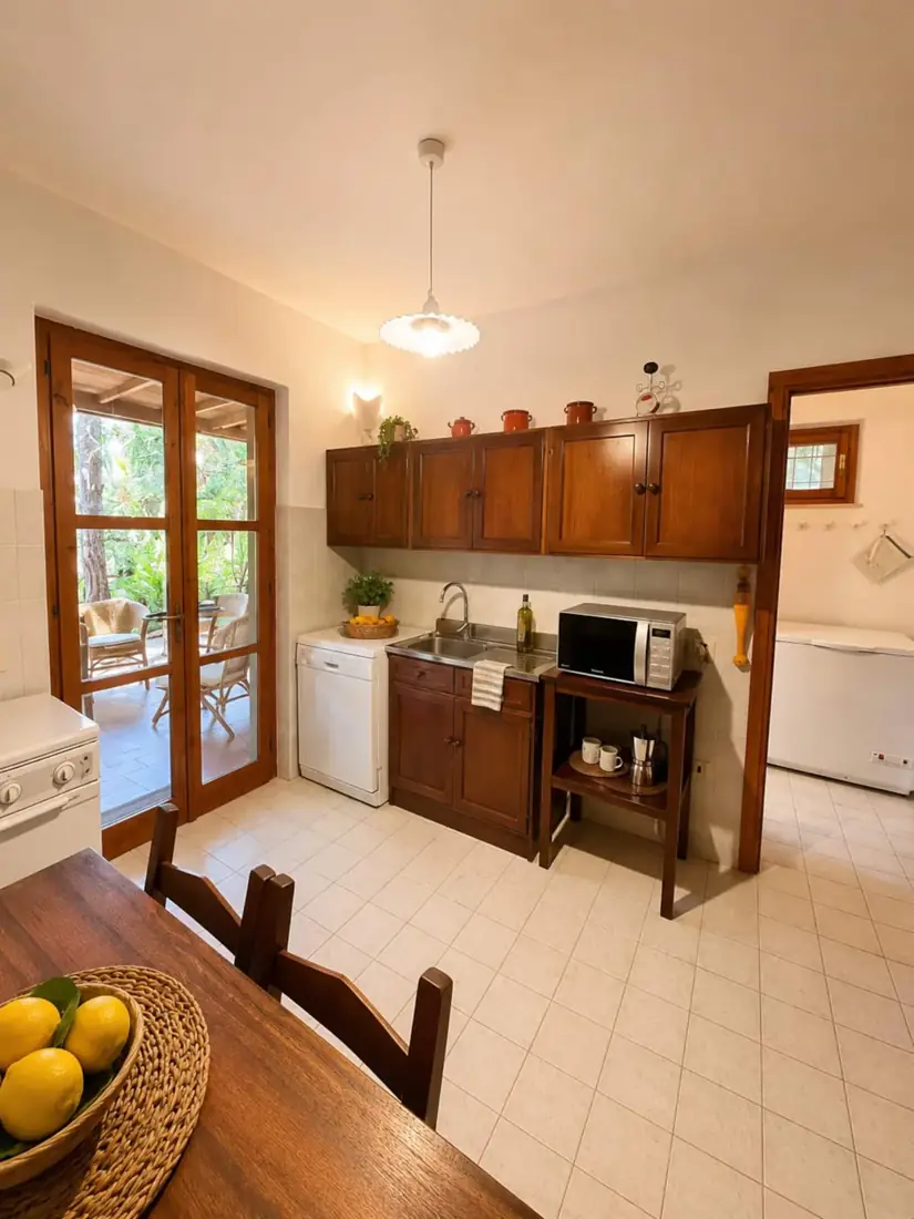 Casa vacanza a La Perla Marina — Cucina completa