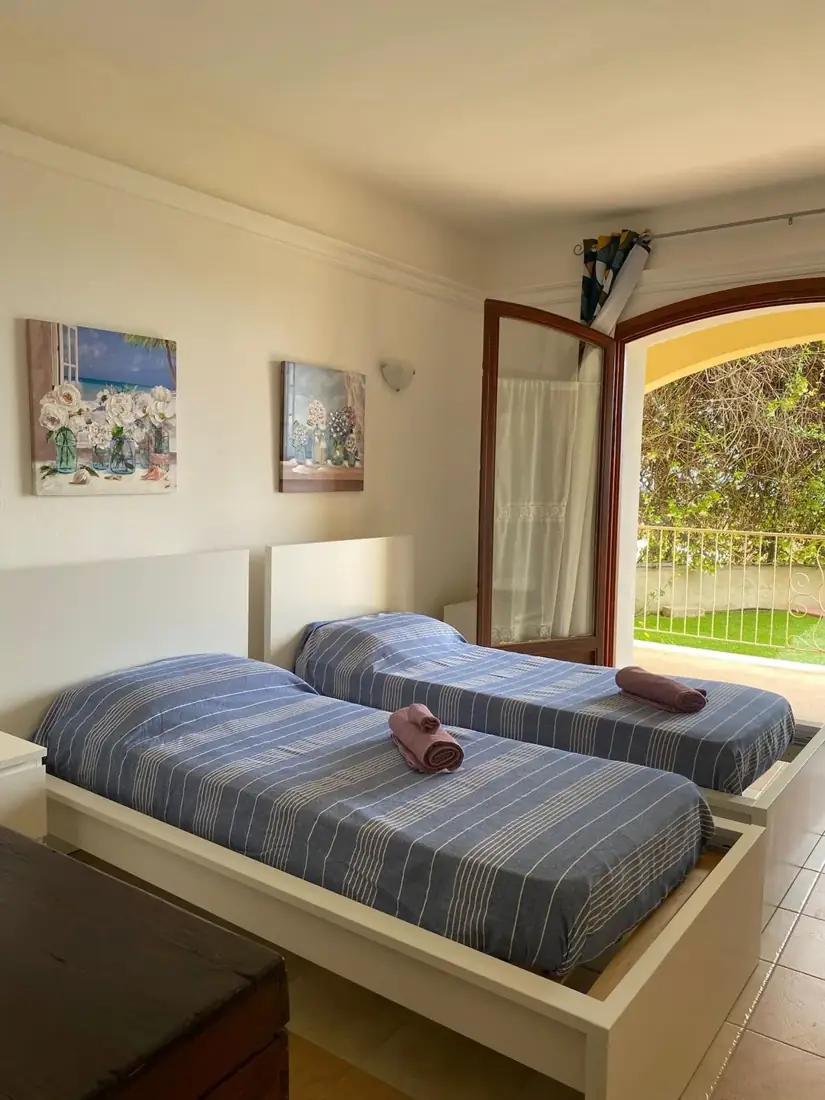 La Ginestra 37 — Camera da letto 1