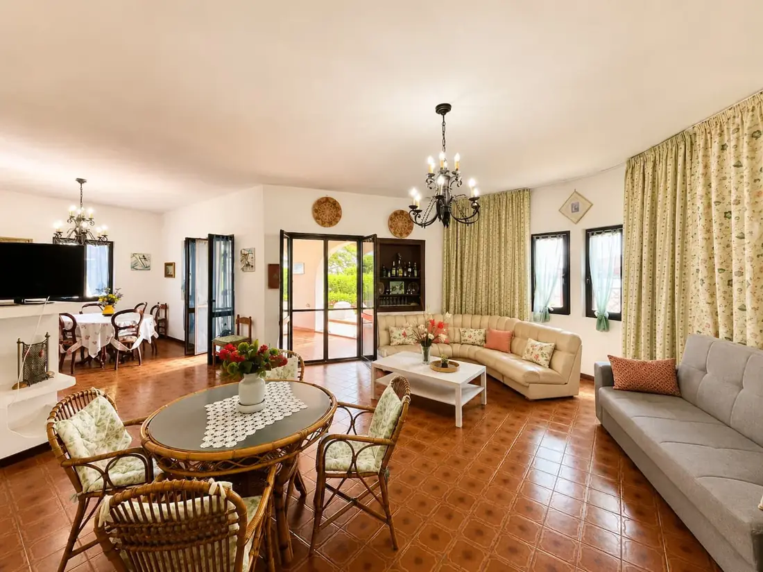 Villa Avventura · Beachfront Apartment — Salotto