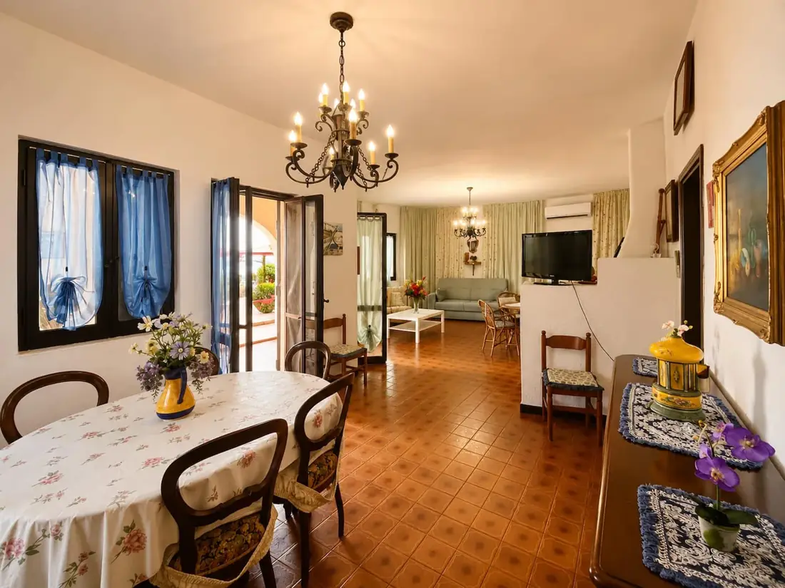 Villa Avventura · Beachfront Apartment — Zona pranzo