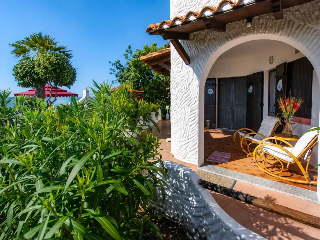 Villa Avventura · Beachfront Apartment — Patio