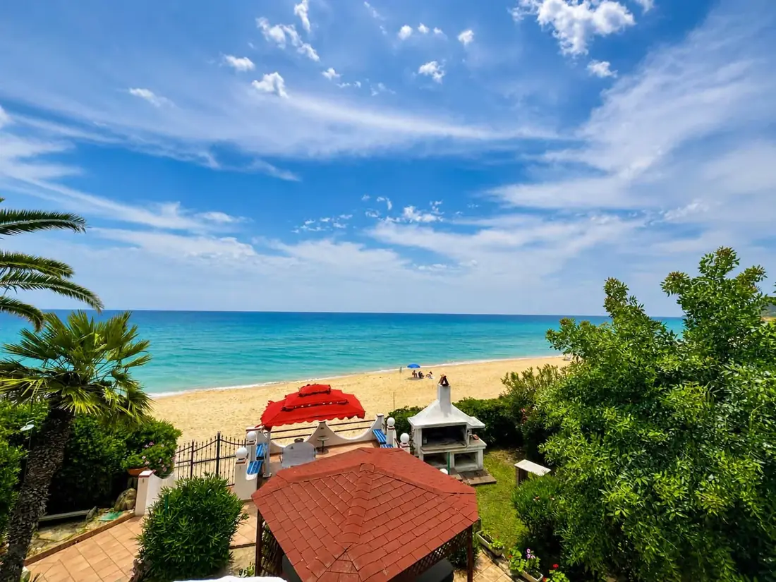 Villa Avventura · Beachfront Apartment — Dettaglio della casa