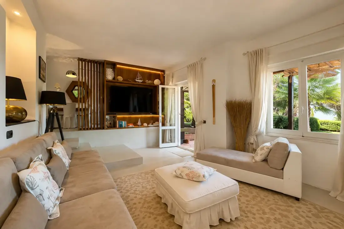 Villa indipendente fronte spiaggia — Salotto