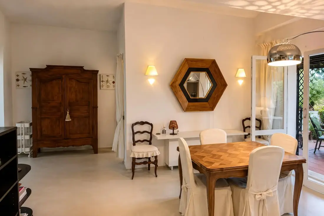 Villa indipendente fronte spiaggia — Zona pranzo