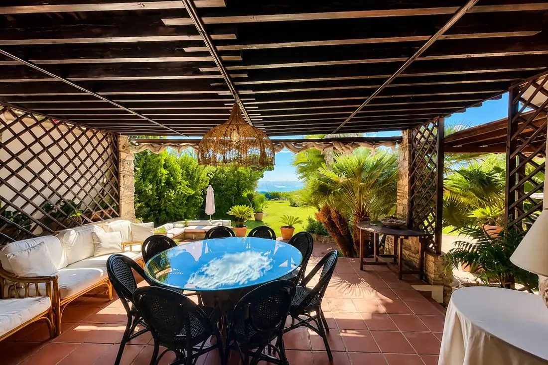 Villa indipendente fronte spiaggia — Patio